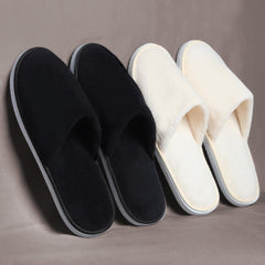 Yeios coral fleece upper provides a soft, cozy touch.