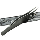 Zizzili Basics ingrown hair tweezers top view showing precise grip