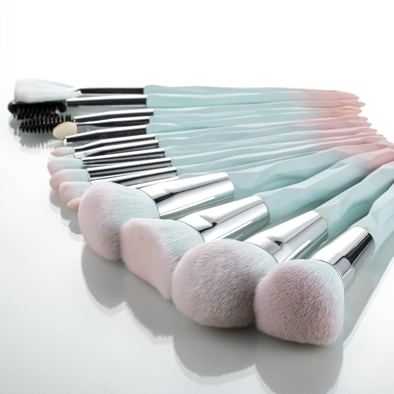 111 nose contour brush pink blue gradient for precise shaping