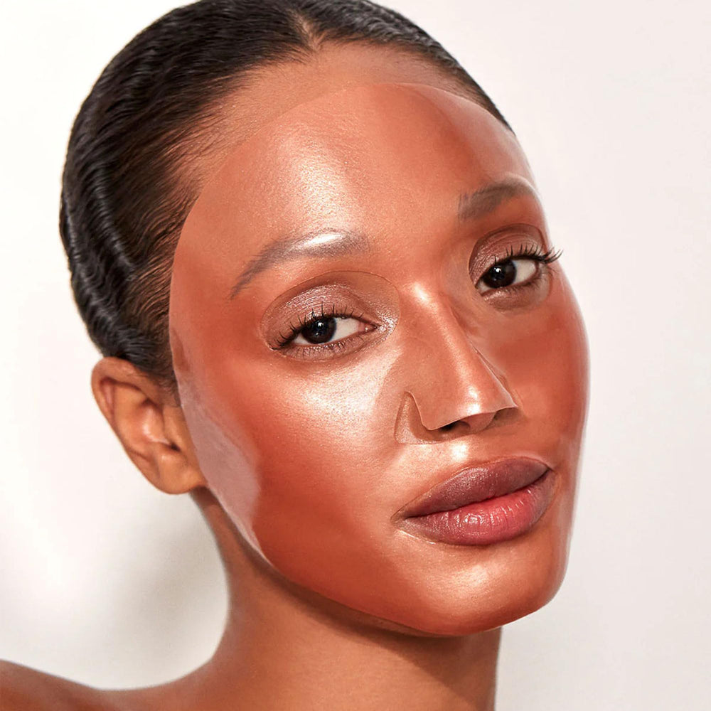 111SKIN Damask Rose and 24k Gold detail for soothing glow.