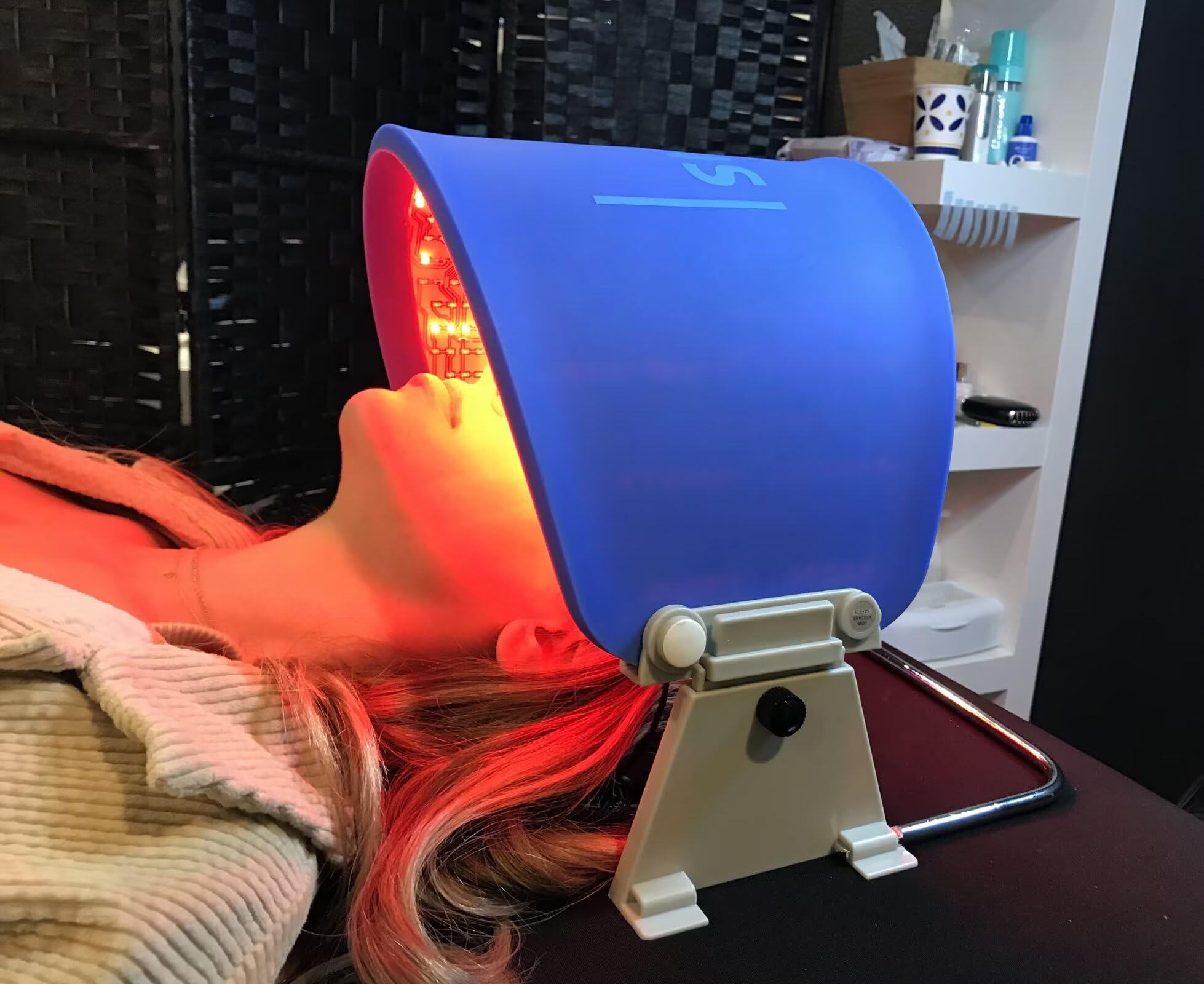 AAOCARE Hydraskincare LED blue panel for pore-clearing skin refreshment