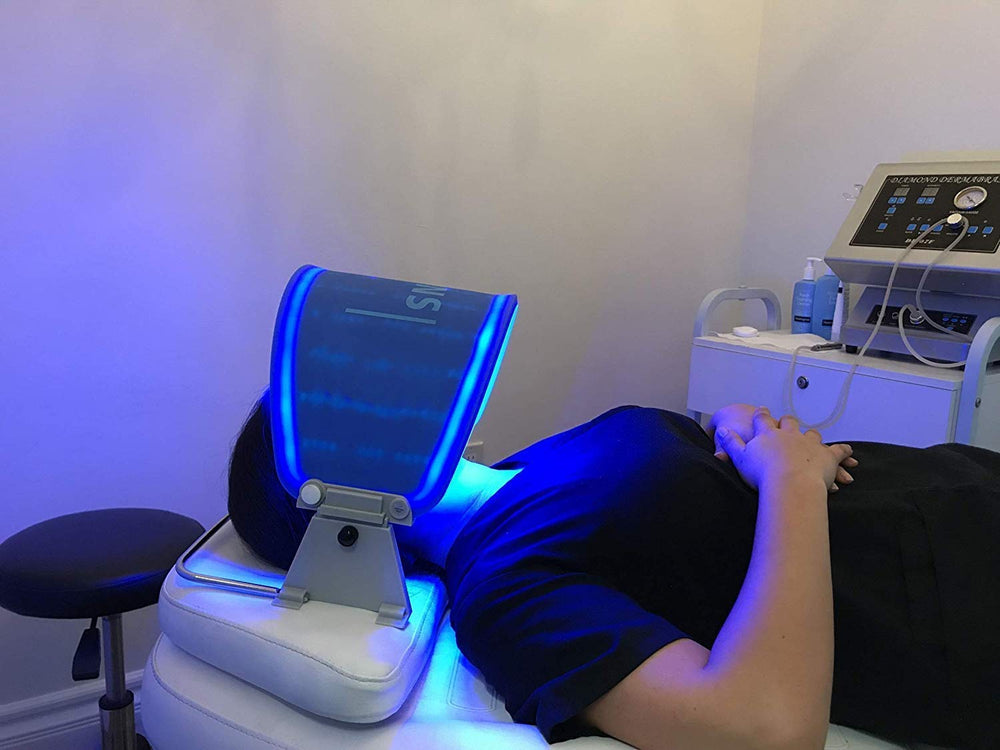 AAOCARE Hydraskincare LED yellow panel for improved skin tone and brightness