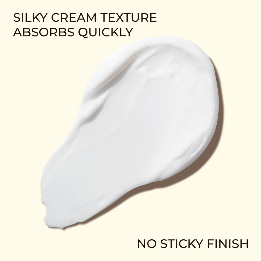 Abera Kasumi Glowing Cream application routine demonstrates simple daily use.