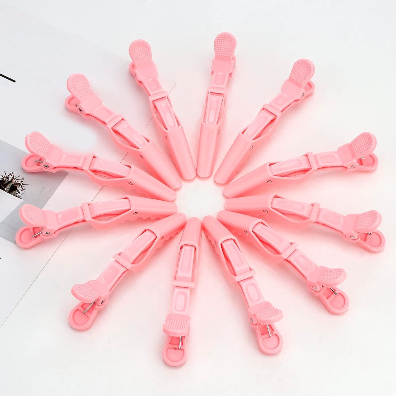 ACO-UINT pink hair clip keeps hair away during makeup or skincare routines