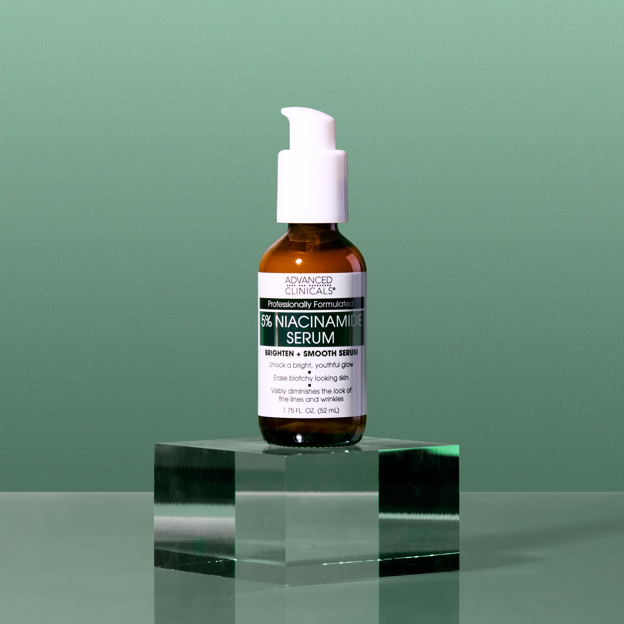Advanced Clinicals Niacinamide Serum on hand applying suggests improved texture and balanced complexion.