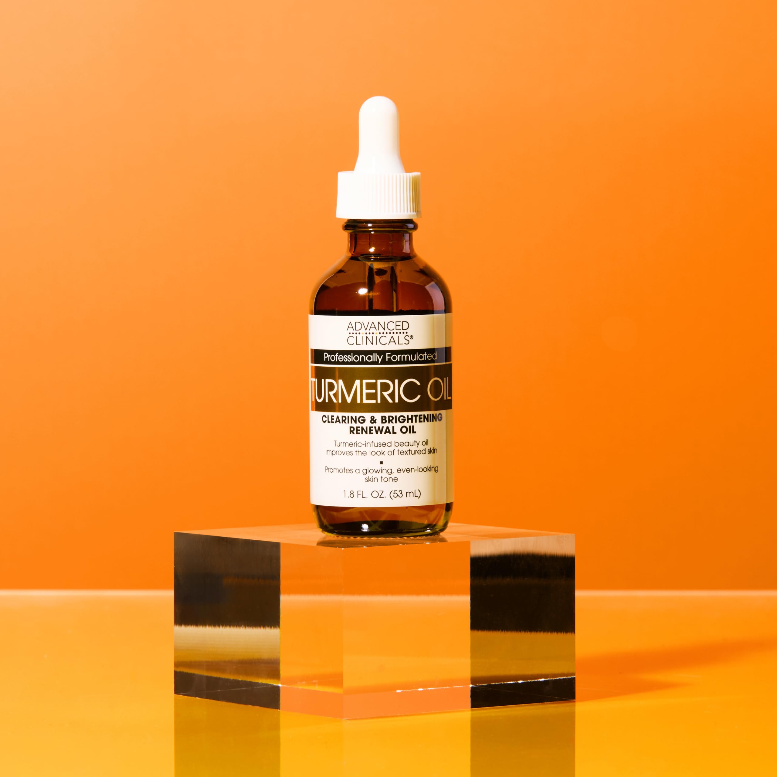 Advanced Clinicals Turmeric Oil Serum texture closeup showing fast-absorbing moisture