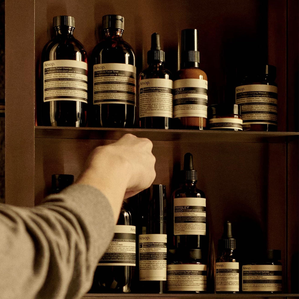 Aesop Amazing Face Cleanser closeup of Mandarin Rind ingredients for balanced skin.