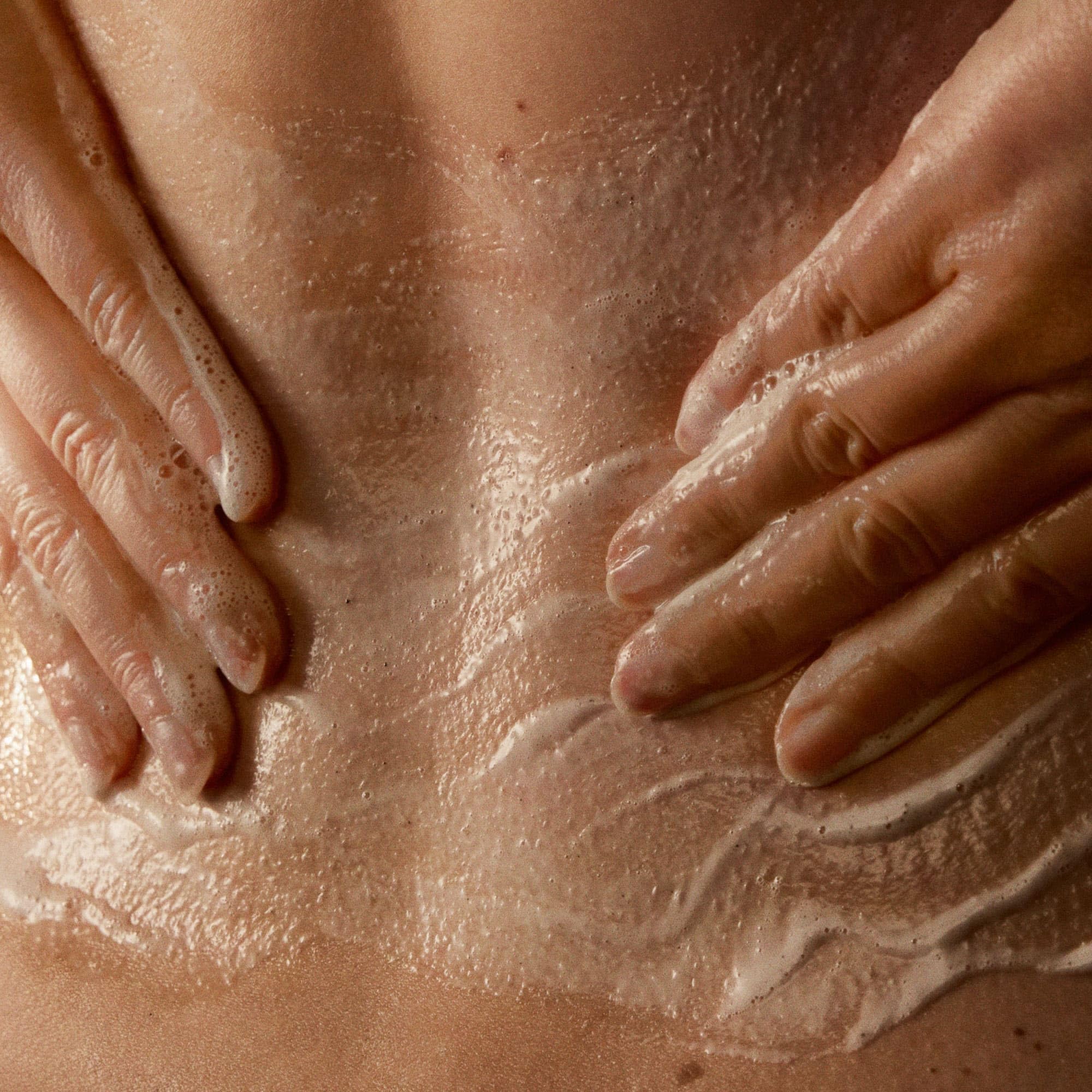 Aesop Geranium Leaf Body Cleanser ingredients include Geranium Leaf and Mandarin Rind.