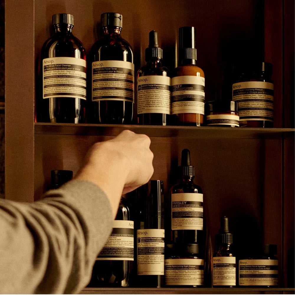 Ingredient panel of Aesop Rind Concentrate Body Balm highlights pink grapefruit and citrus rind.