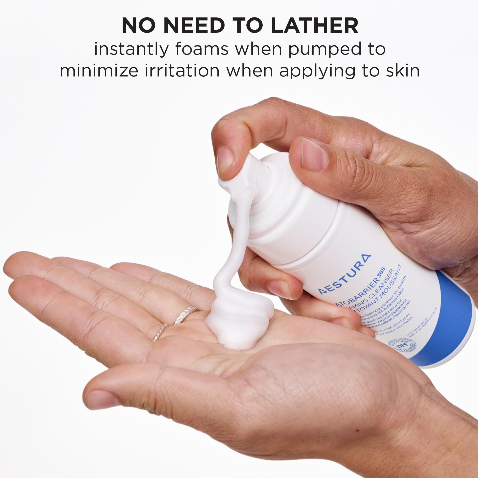 AESTURA ATOBARRIER365 fragrance-free packaging emphasizes gentle skincare for sensitive skin.