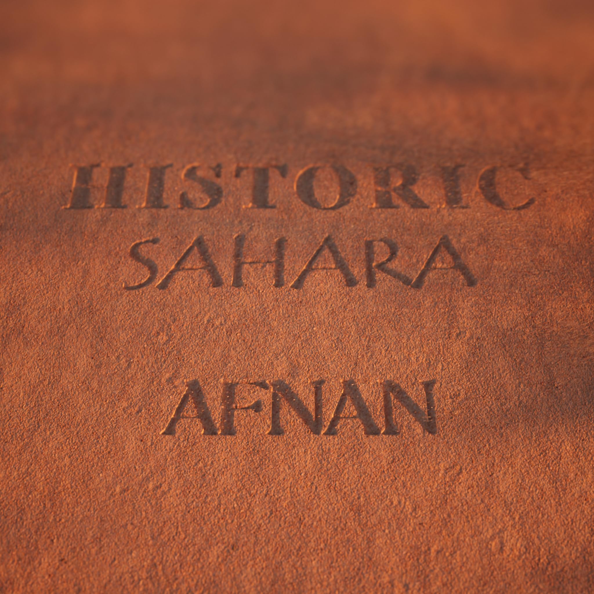 Afnan Historic Sahara vanilla-sugar notes create creamy depth and inviting allure.