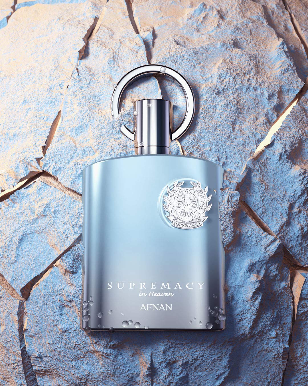 Afnan Supremacy In Heaven bottle cap close-up highlights premium design for confident gifting.