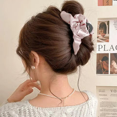 Agirlvct cloud clip measures 4.7 inches for versatile updos.