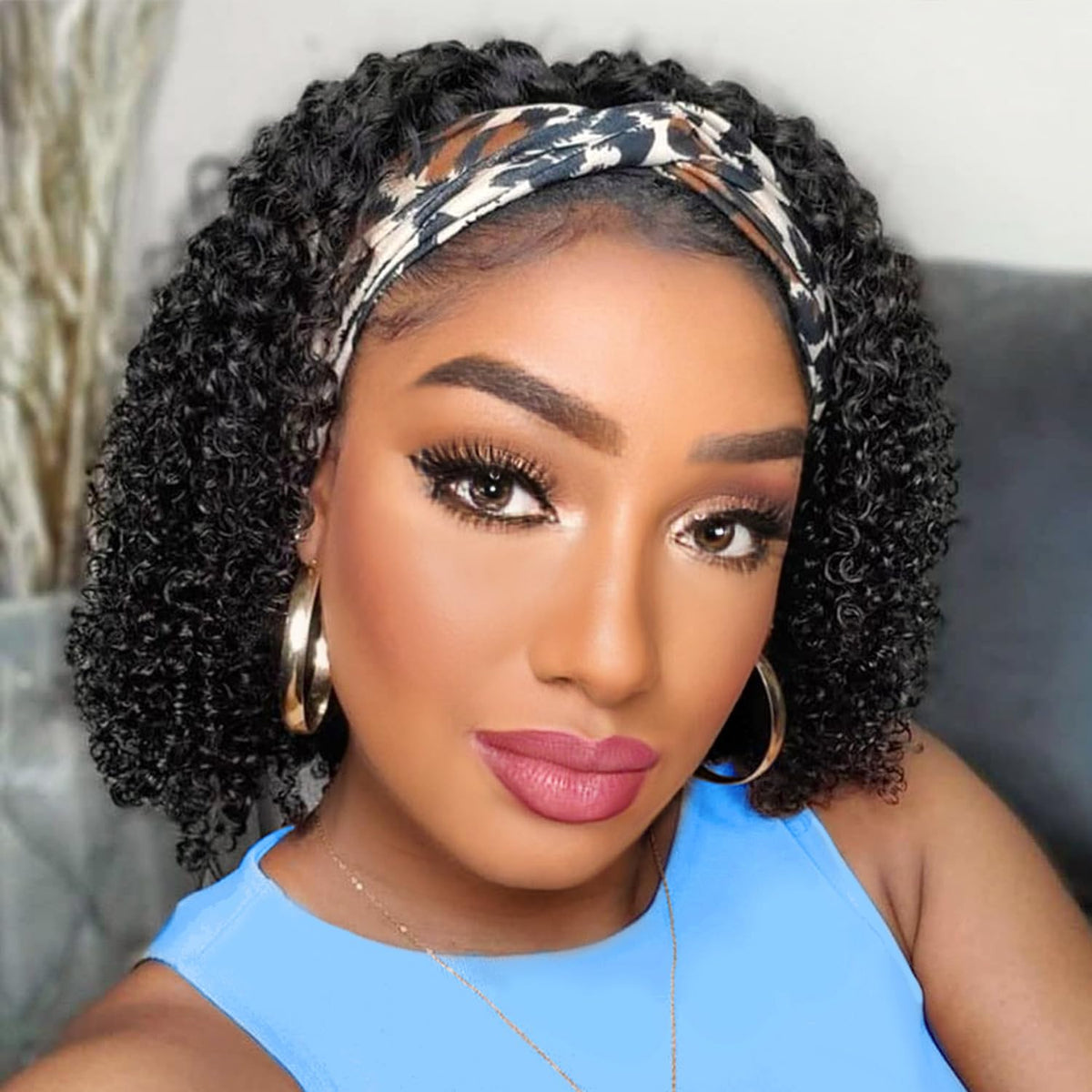 AISI QUEENS headband wig dense curly texture close-up for natural volume and shine.