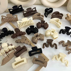 AIWITHPM bow hair clips add playful focal points to outfits.
