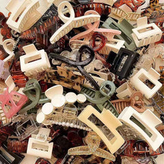 AIWITHPM large hair claws provide strong grip for thick hair.