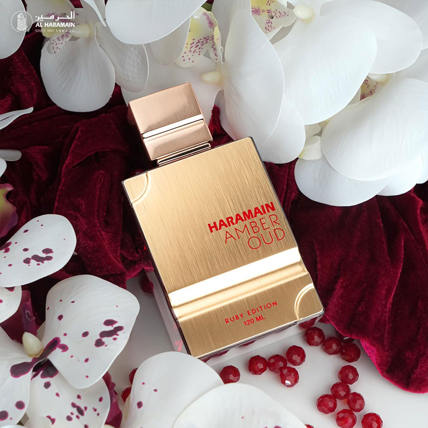 Close-up of middle notes cedar and Egyptian jasmine in Amber Oud Ruby EDP.