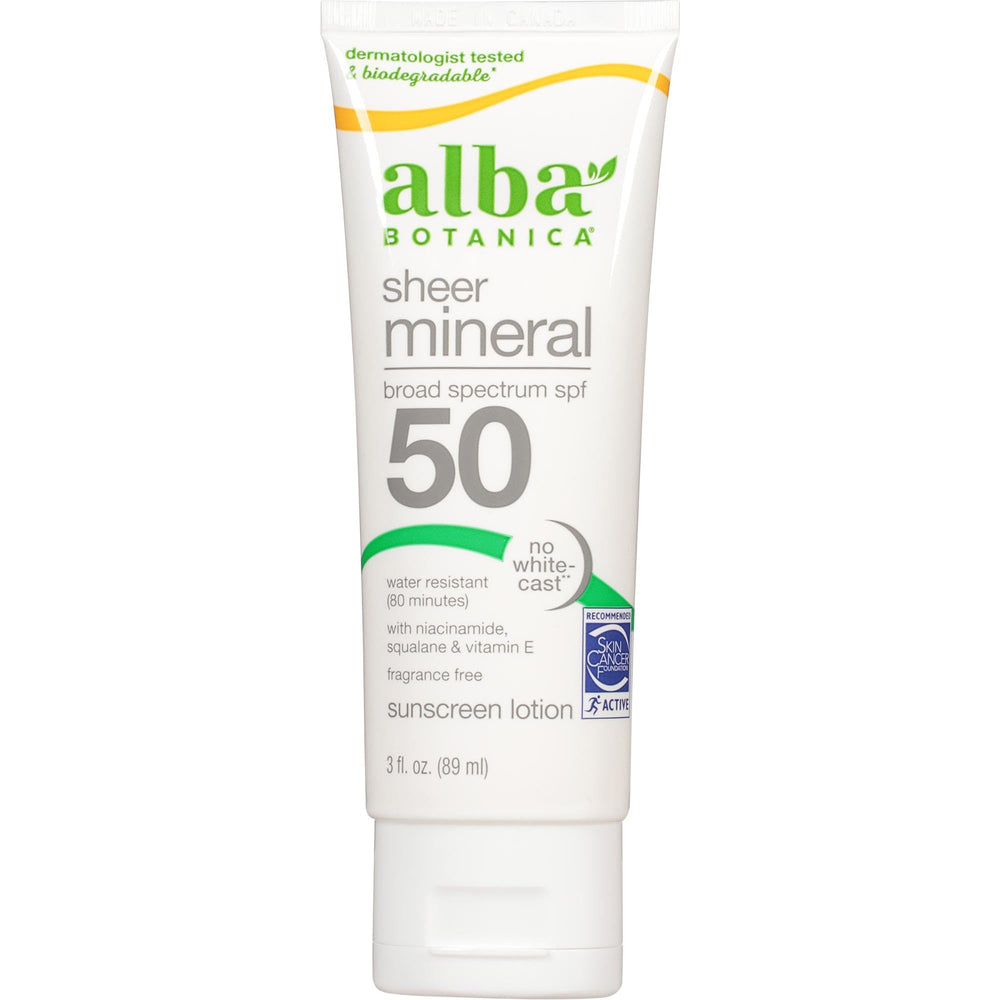 Alba Botanica Mineral Sunscreen Lotion SPF 50 en tubo, protección diaria.
