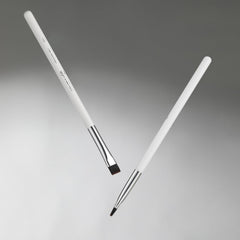 ALBEAUT flat eyebrow concealer brush delivers crisp winged liner with gel or powder products.