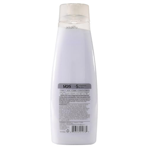 Aplicación de acondicionador Blooming Freesia en la ducha con fragancia floral.