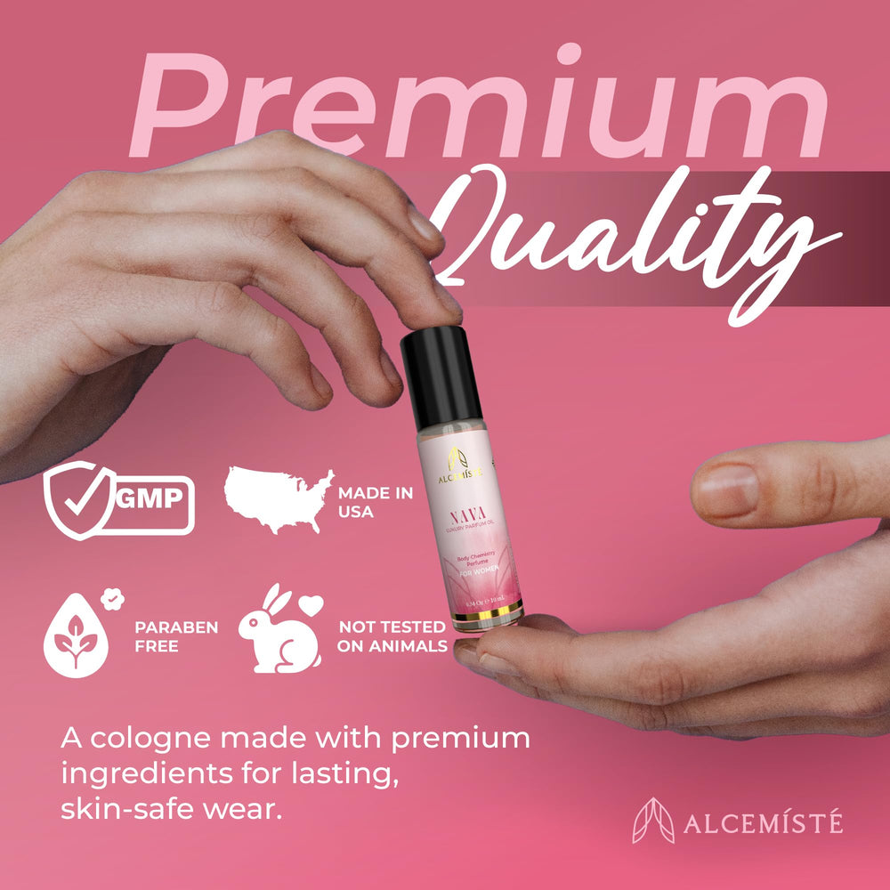 ALCEMÍSTÉ purse-friendly perfume compact provides convenient refreshment anywhere.