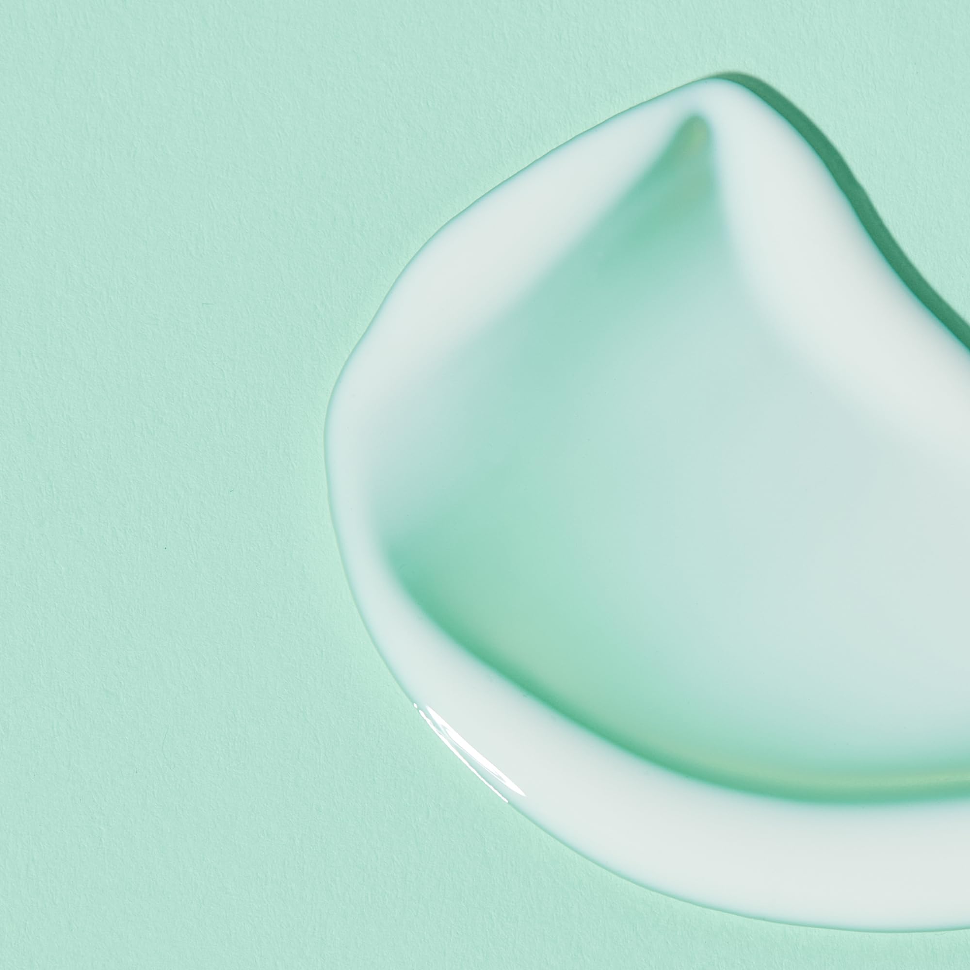 Algenist Sublime Defense alguronic acid ingredient highlights potential anti-aging support.
