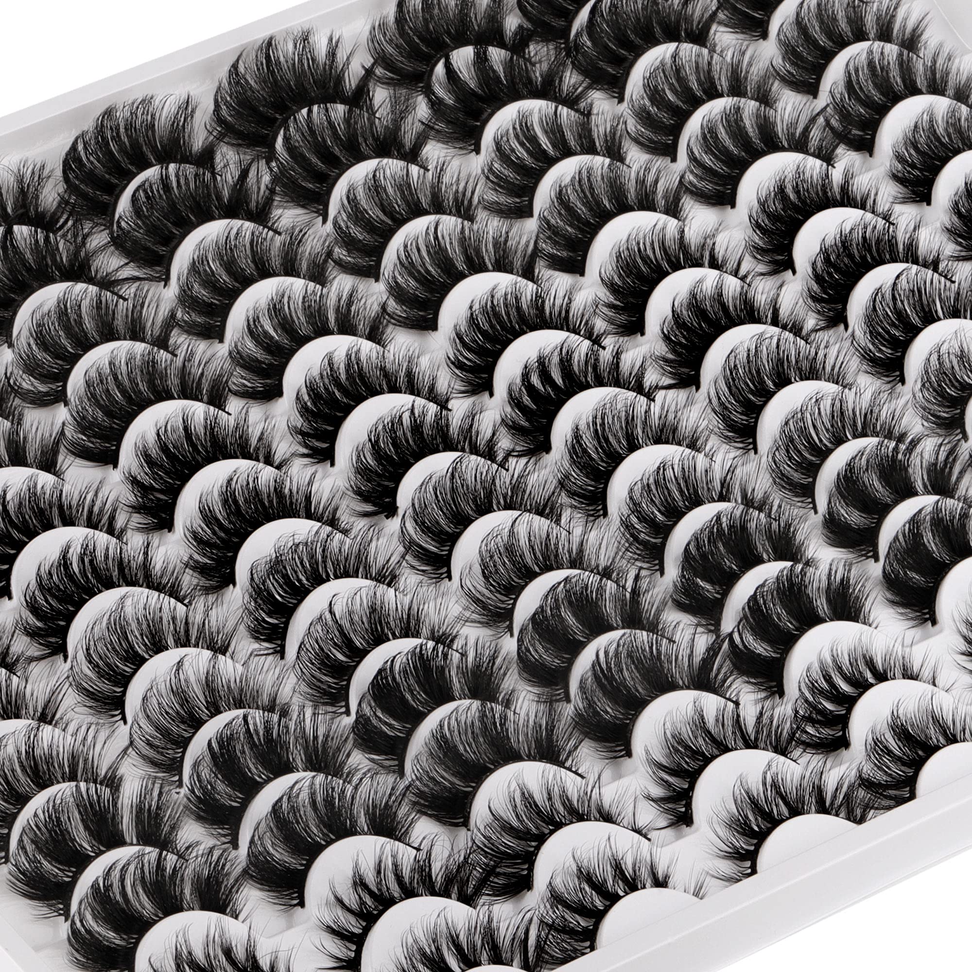 ALICE vegan lashes close-up gentle fibers for sensitive eyes