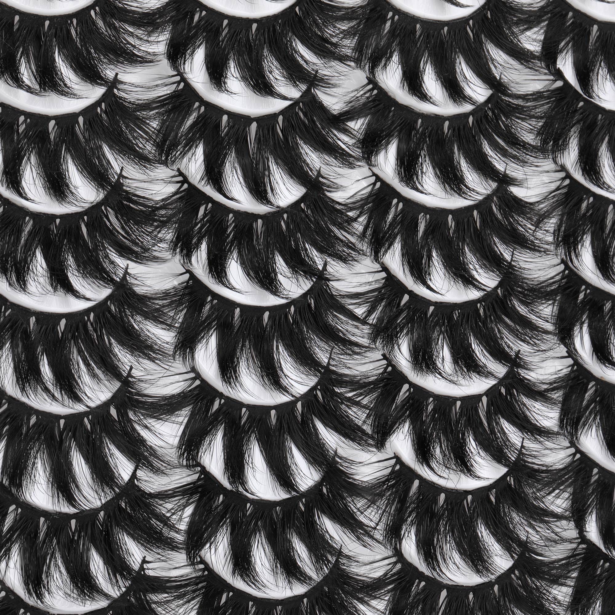 ALICROWN Eyelashes 3D volume faux mink add depth with lightweight comfort.
