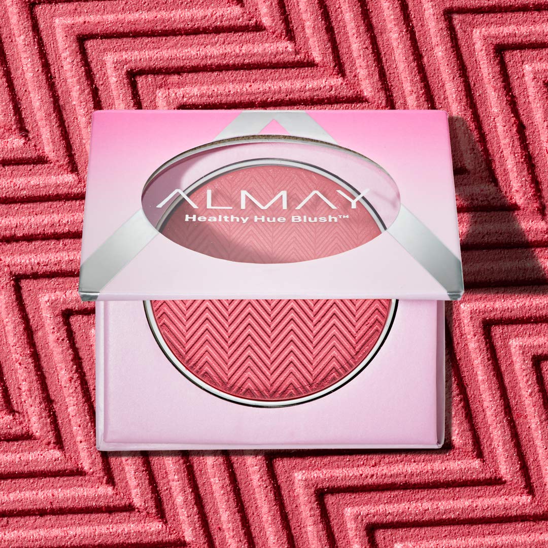 Aplicación suave de Almay Blush para un rubor natural.