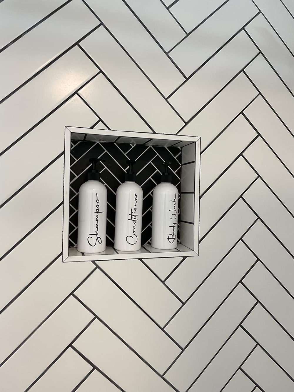 Alora BPA-free PET plastic construction for daily use.