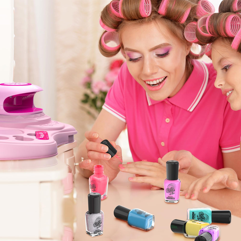 Amagoing glitter powder adds sparkle for imaginative nail art sessions.