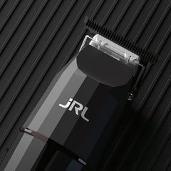 Amazon Series Onyx trimmer with 360-degree T-Blade enables precise outlining.