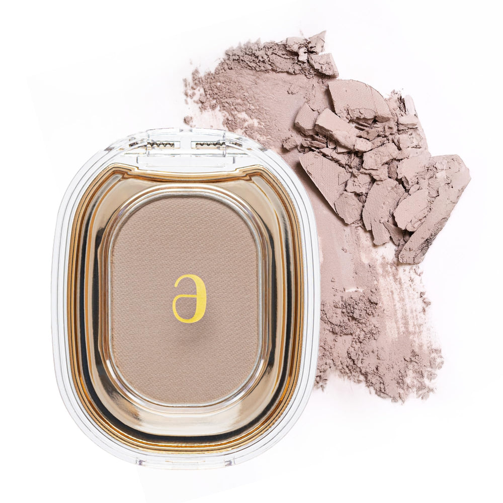 AmeliSeoul Macaron Gray compact delivers rich pigment for long-lasting eye looks.