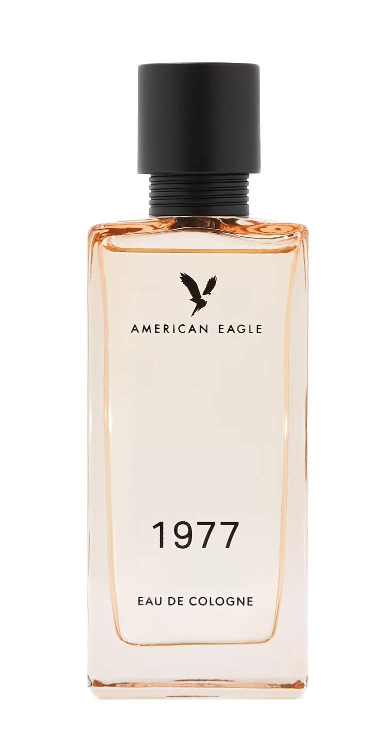 American Eagle Dewy Greens, etiqueta frontal, aroma cálido para ocasiones nocturnas.
