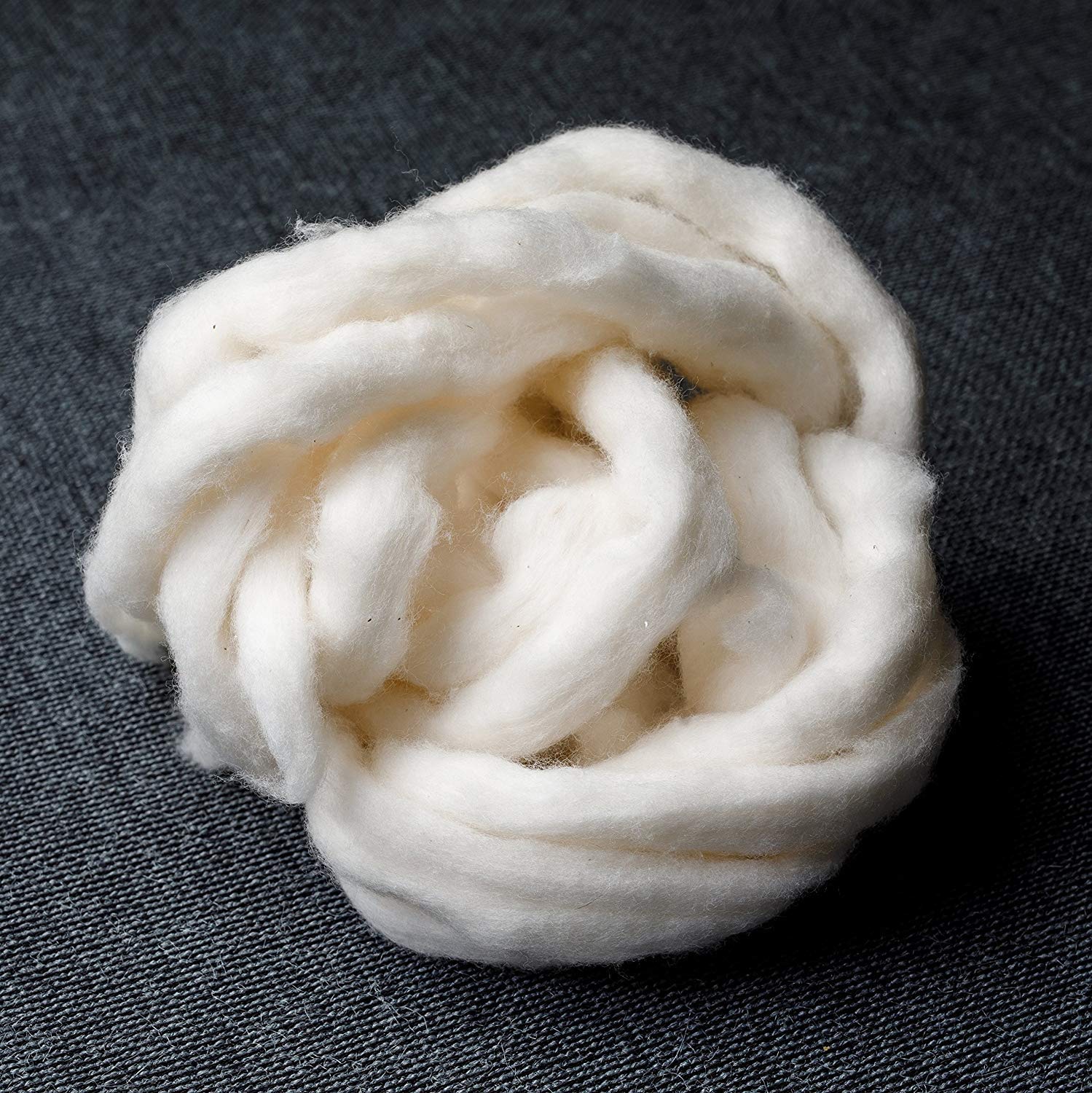 AMOZA soft cotton sliver ideal for sewing, weaving, and DIY projects.