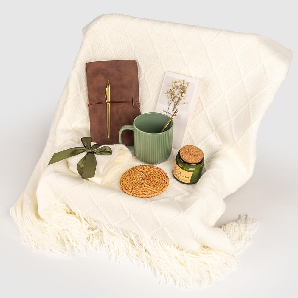Anforsun lavender candle shown for a relaxing atmosphere and stress-free ritual.