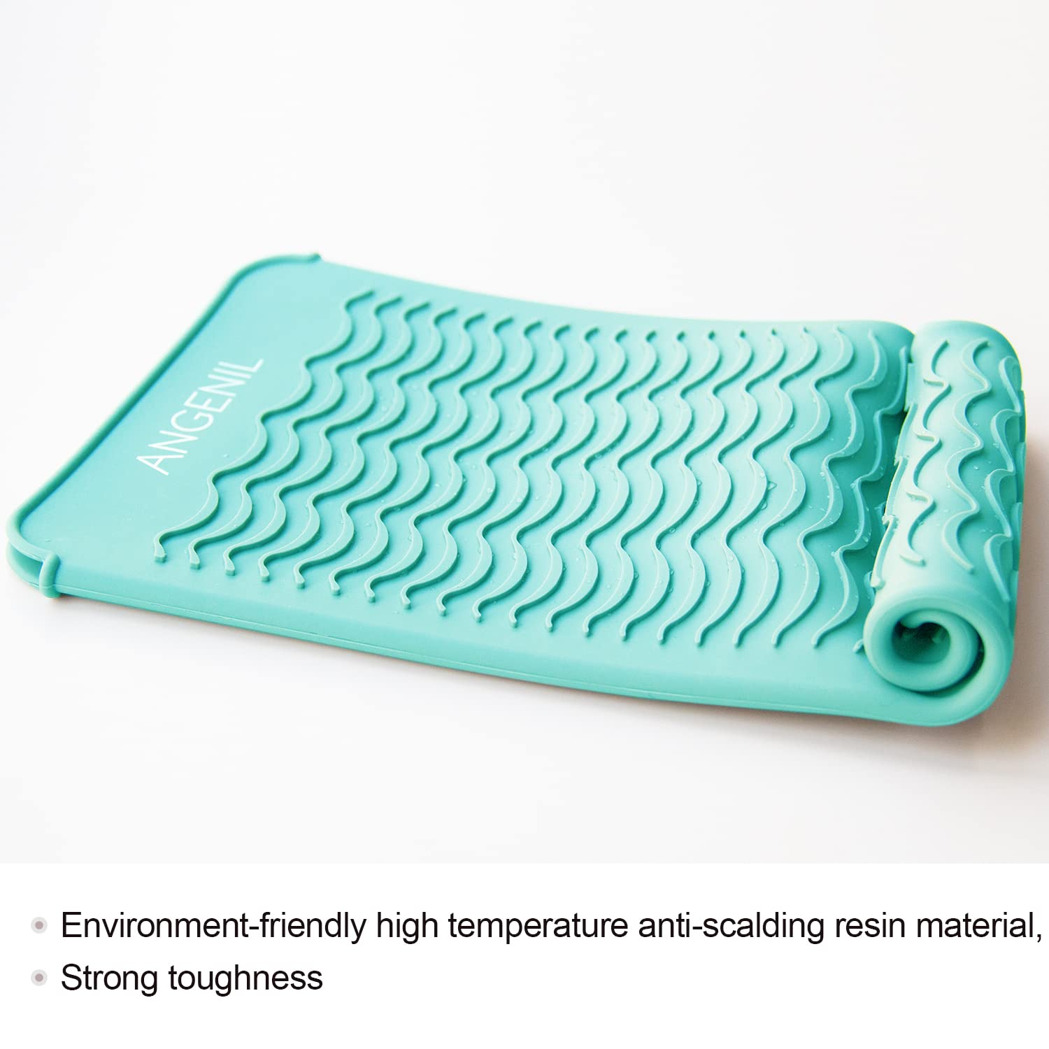 Angenil silicone mat is simple to wipe clean after styling.