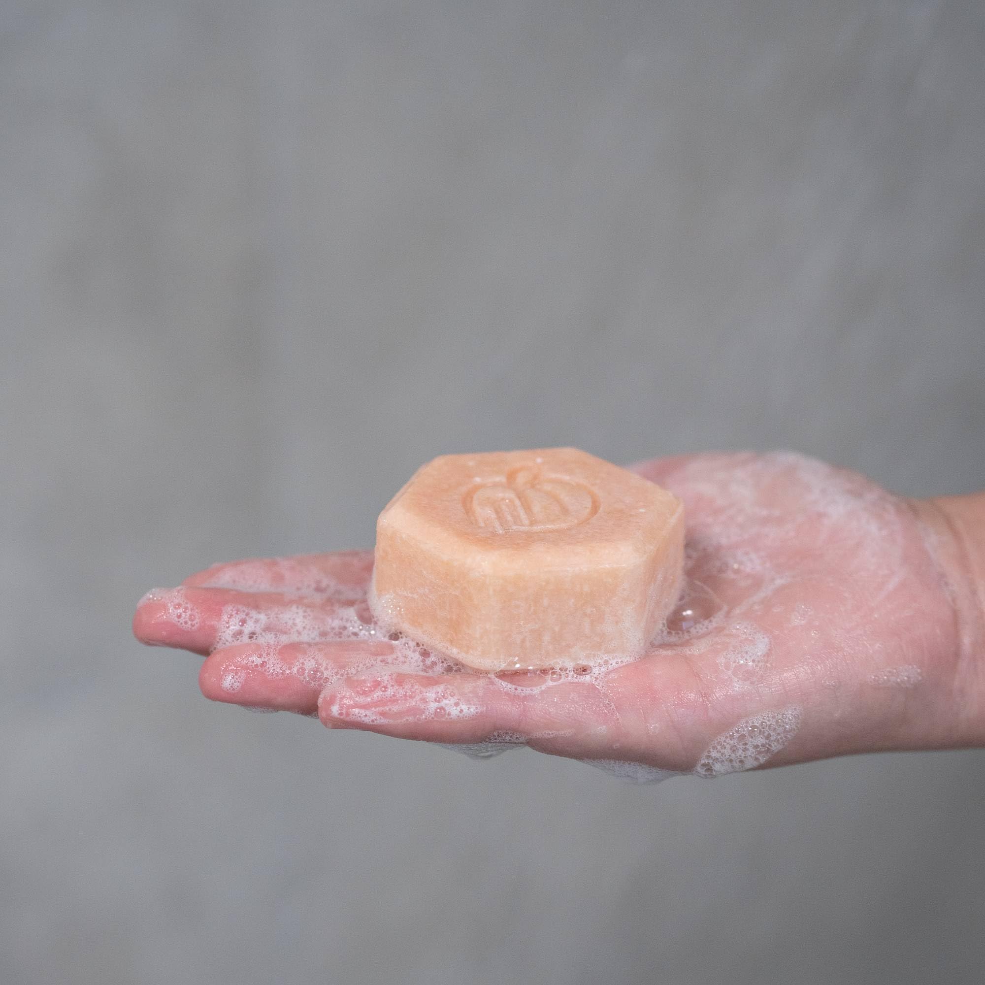 ANIHANA family-owned brand photo showcasing transparent bath care