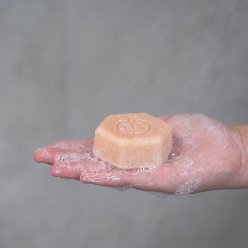 ANIHANA family-owned brand photo showcasing transparent bath care