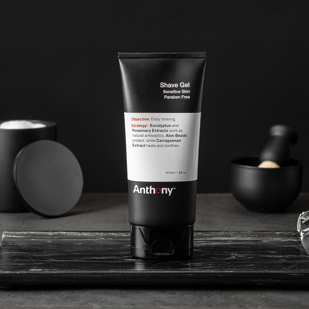 Anthony Shave Gel transparent gel application for precise shaving.