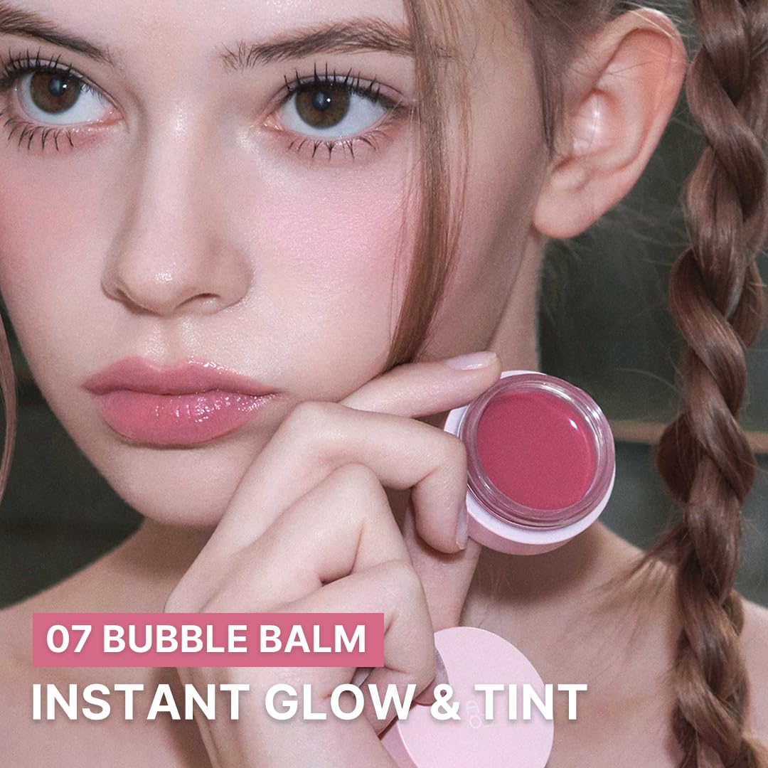 AOU GLOWY TINT BALM texture swatch demonstrates instant glossy tint.