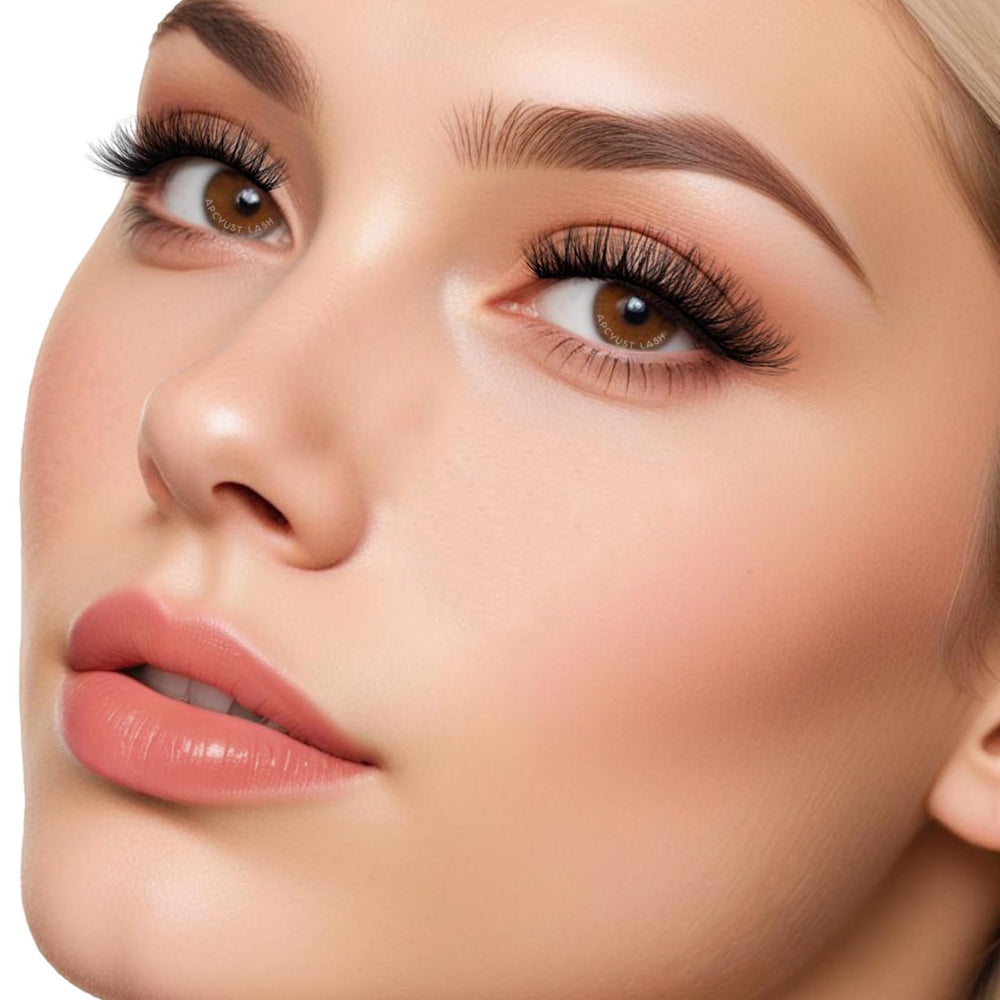 APCYUST Lashes cluster-effect adds fullness with a soft natural look.