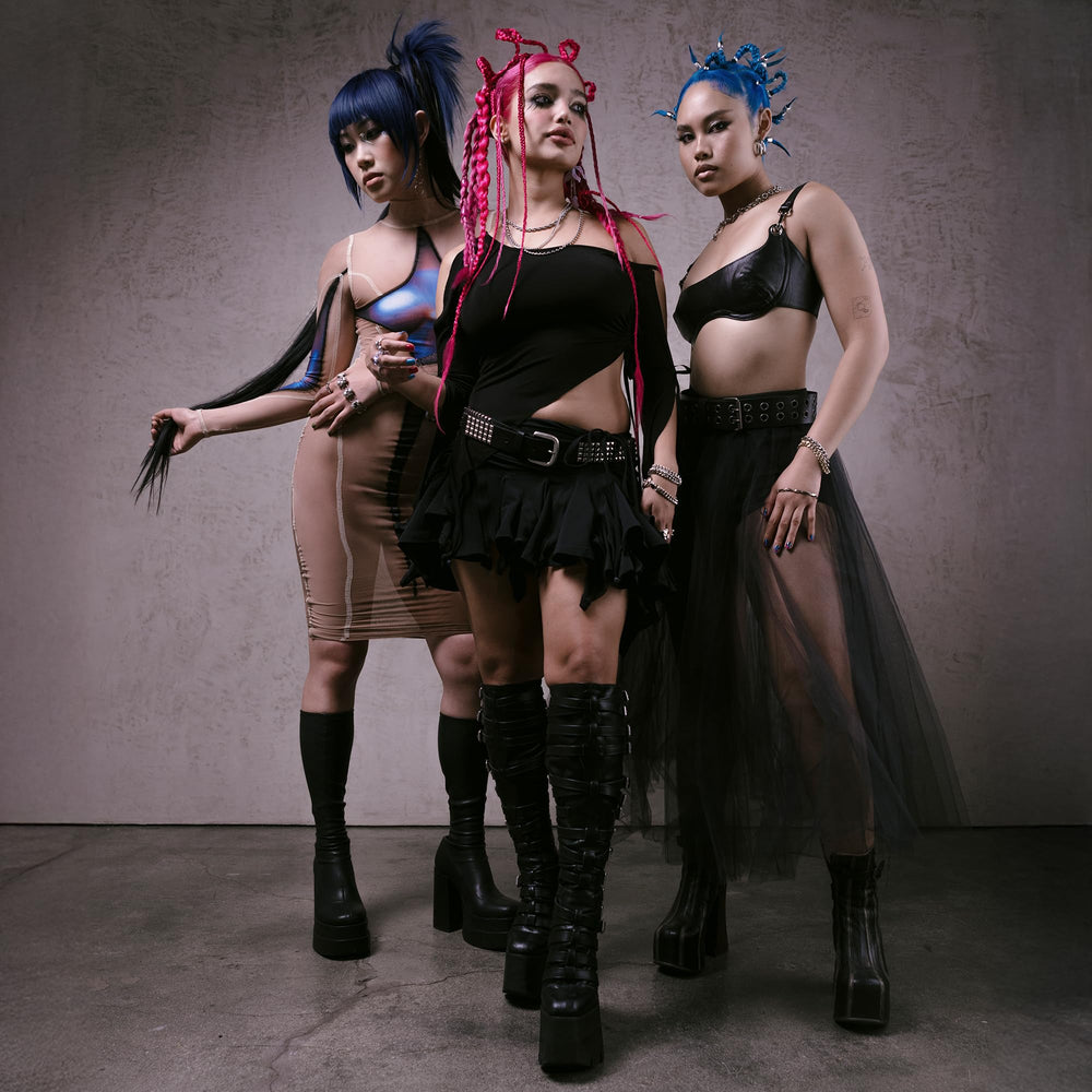 ARCTIC FOX Caitlyn navy blue hair after color shows fade-resistant vibrancy