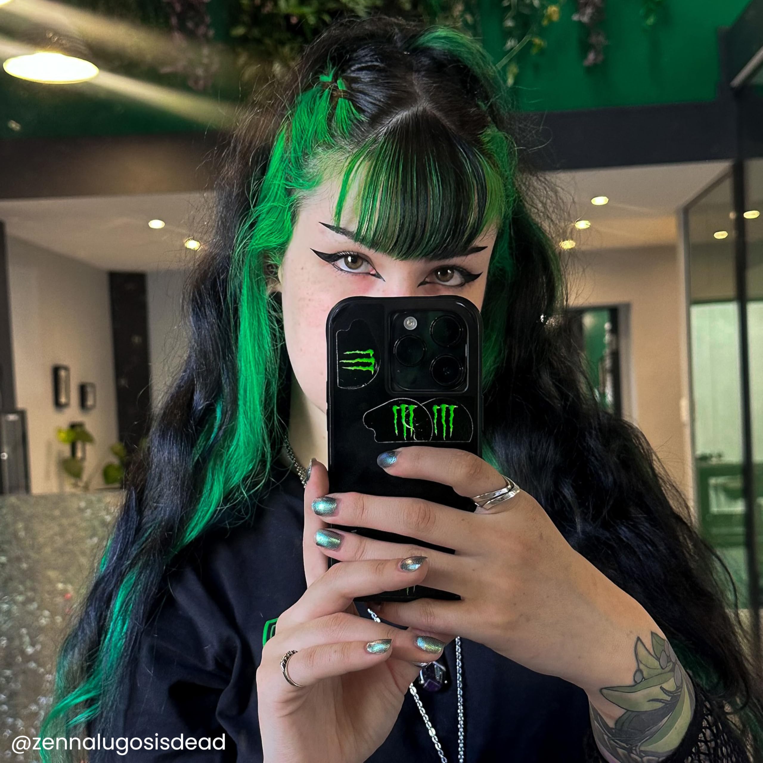 ARCTIC FOX Phantom Green swirled with Aquamarine for jewel-toned shades.