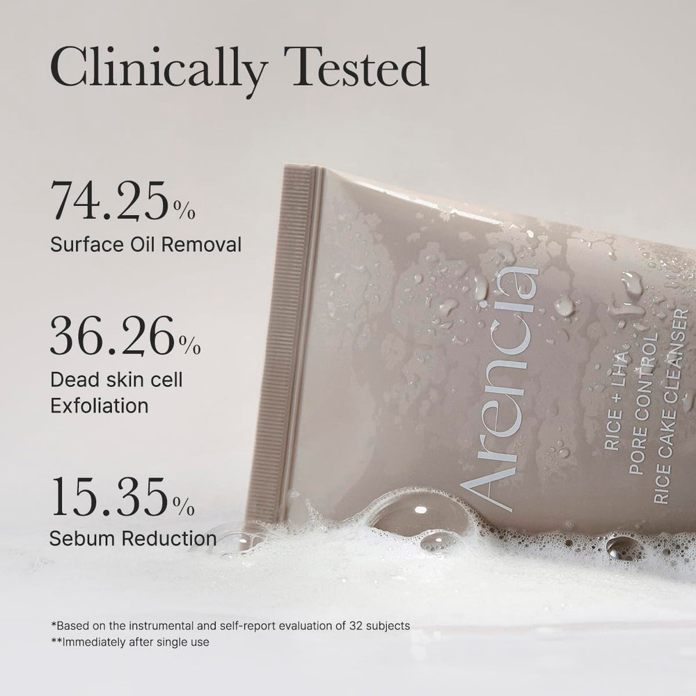 ARENCIA Rice Cake Cleanser hand-application shows massage-friendly cleansing.