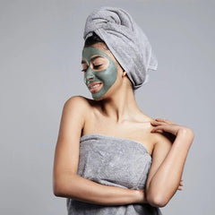 Argiletz green clay ultra-ventilated powder close-up for pure texture
