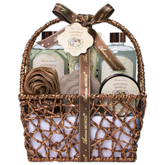 ArioseMonde coconut-vanilla-bath-gift-set closeup for spa-at-home pampering