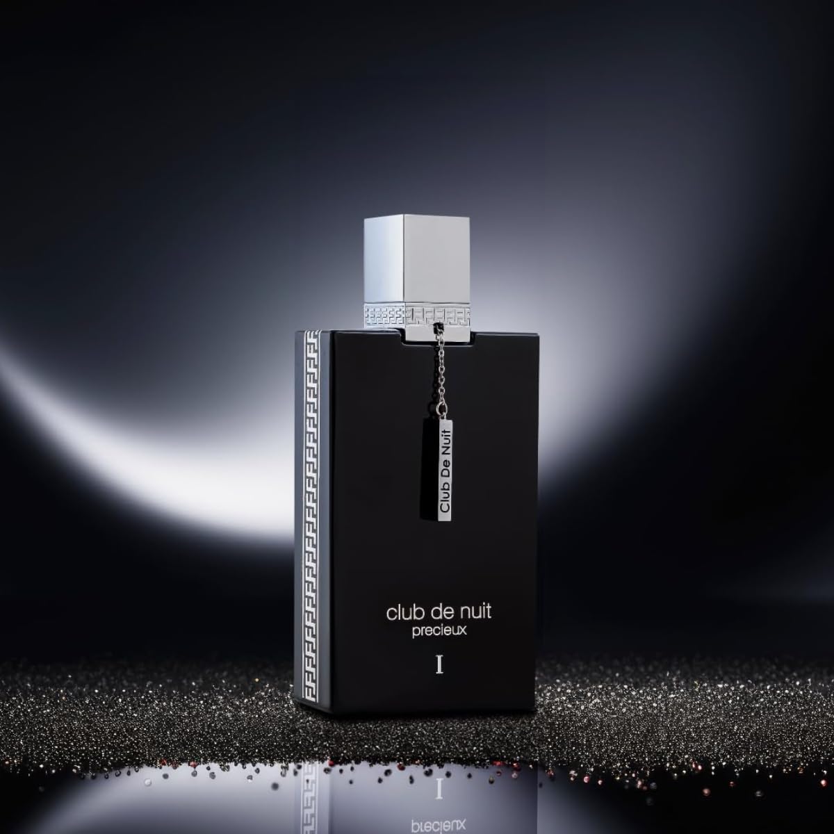 Armaf Club De Nuit Precieux 1 top-notes with pineapple and bergamot for daytime allure