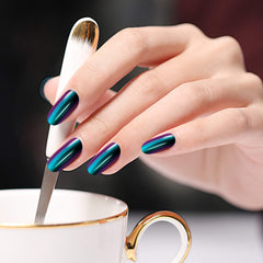 Artdone holographic aurora powder on nails with dazzling reflections