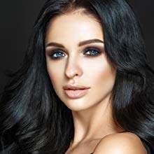 Artisan L'uxe Velvet Eyeliner smudge-tip-blending enables precise on-the-go shading.